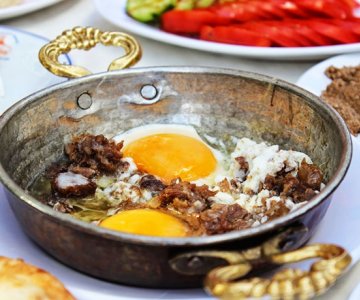 Kavurmalı Yumurta